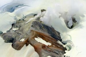 Lire la suite à propos de l’article 14 Juillet 2026. FR. Alaska : Kupreanof , Indonésie : Lewotobi Laki-laki , Chili / Argentine : Laguna del Maule , Equateur : Sangay , Guatemala : Fuego .