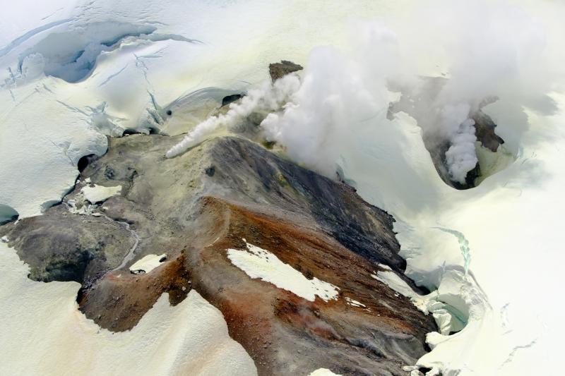 You are currently viewing July 14, 2026. EN. Alaska : Kupreanof , Indonesia : Lewotobi Laki-laki , Chile / Argentina : Laguna del Maule , Ecuador : Sangay , Guatemala : Fuego .