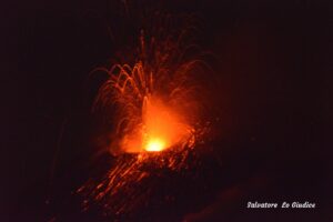 Lire la suite à propos de l’article July 3, 2026. EN . Italy / Sicily : Etna , Japan : Tokachidake , Indonesia : Anak Krakatau , United States : Yellowstone , Alaska: Kupreanof .