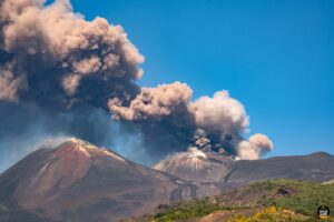 Lire la suite à propos de l’article July 6, 2026. EN. Italy / Sicily : Etna , Kamchatka : Sheveluch , Indonesia : Lewotobi Laki-laki , Colombia : Galeras , Ecuador : Sangay .