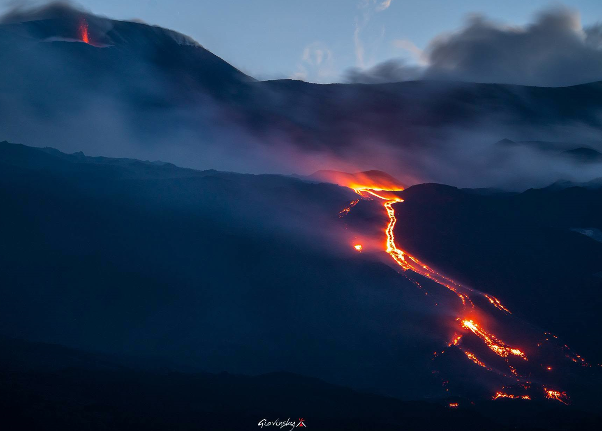 Lire la suite à propos de l’article July 1, 2026. Italy / Sicily : Etna , Italy : Stromboli , Philippines : Taal , Papua New Guinea : Bagana , Indonesia : Kelimutu .