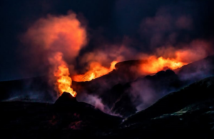 Lire la suite à propos de l’article 25 Septembre 2026. FR. Hawaii : Kilauea , Italie / Sicile : Etna , La Réunion : Piton de la Fournaise , Vanuatu : Ambrym , Japon : Tokachidake .