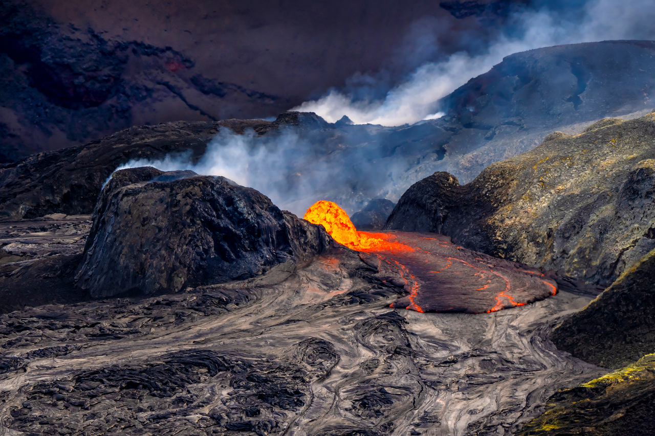 You are currently viewing 17 Octobre 2026. FR. Hawaii : Kilauea , Indonésie : Anak Krakatau , Chili : Nevados de Chillan , Colombie : Nevado del Ruiz , Costa Rica : Rincón de la Vieja .