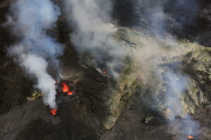 Lire la suite à propos de l’article October 4, 2026. EN. United States : Yellowstone , Hawaii : Kilauea , Martinique : Mount Pelée , Costa Rica : Poás , Ecuador : El Reventador .