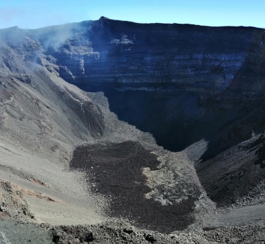February 03 , 2023. EN . La Réunion : Piton de la Fournaise , Italy : Vulcano , Colombia : Nevado del Ruiz , Chile : Villarica , Ecuador : Cotopaxi .