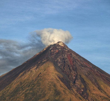 February 1 , 2021. EN . Philippines : Mayon , Indonesia : Raung , Guatemala : Santiaguito , Canary Islands : Cumbre Vieja .