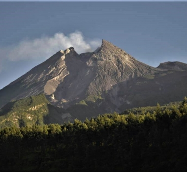 November 08 , 2020. EN. Indonesia : Merapi , El Salvador : Santa Ana (Llamatepec) , Chile : Nevados of Chillan , Hawaii : Mauna Loa .