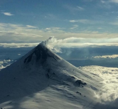 07 Décembre 2017. Agung , Nevados de Chillan , Shishaldin , Ambae .