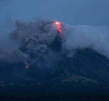 20 Janvier 2018 . FR. Agung , Mayon , Nevados de Chillan , Ebeko .