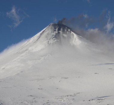 January 04 , 2020 . EN . Alaska : Shishaldin , La Reunion : Piton de la Fournaise , Italy : Campi Flegrei , Chile : Nevados of Chillan .