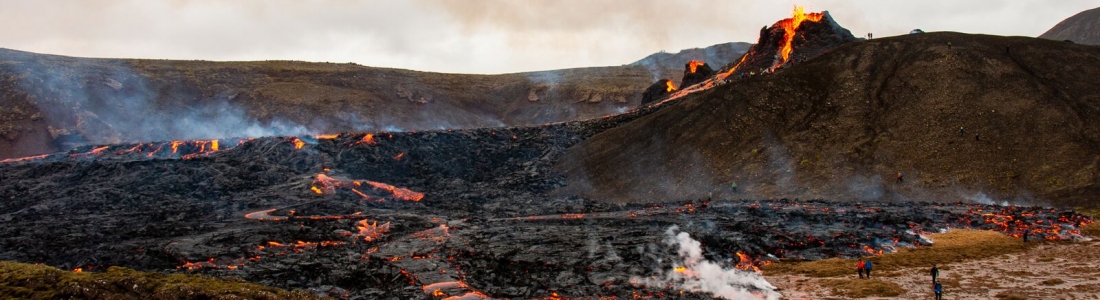 March 25, 2021. EN. Italy / Sicily : Etna , La Réunion : Piton de la Fournaise , Iceland : Fagradalsfjall / Geldingadalur , Alaska : Veniaminof , Chile : Laguna del Maule . March 25, 2021. EN. Italy / Sicily : Etna , La Réunion : Piton de la Fournaise , Iceland : Fagradalsfjall / Geldingadalur , Alaska : Veniaminof , Chile : Laguna del Maule .