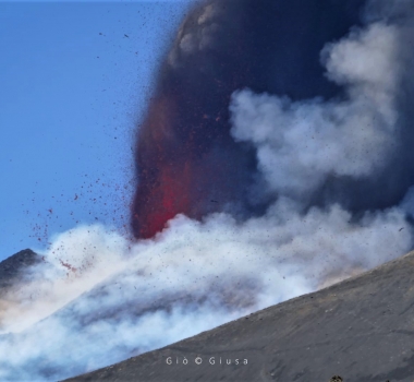 May 30, 2021. EN. Democratic Republic of Congo : Nyiragongo , Alaska : Great Sitkin , Saint Vincent : Soufrière Saint Vincent , Italy / Sicily : Etna , Chile : Nevados of Chillan .