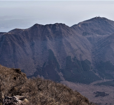 July 09 , 2022. EN . Indonesia : Merapi , Alaska : Semisopochnoi , Canary Islands : Tenerife , Japan : Tsurumi , Chile : Nevados de Chillan .
