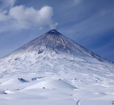April 26 , 2018. EN.  Klyuchevskoy , Cerro Machin , Kirishimayama , Popocatepetl , Nevados de Chillan .