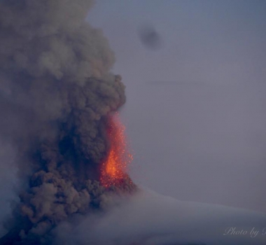 January 25 , 2018 . EN. Mayon , Kusatsu-Shiranesan , Agung , Fuego .
