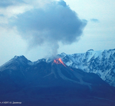 January 07, 2022. EN. La Reunion Island : Piton de la Fournaise , Costa Rica : Rincon de la Vieja , Kamchatka : Sheveluch , Indonesia : Merapi , Italy : Stromboli , Chile : Nevados de Chillan .