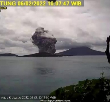 February 06 , 2022. EN . Indonesia : Anak Krakatau , Alaska : Pavlof , Hawaii : Kilauea , Ecuador : Sangay / Wolf , La Martinique : Mount Pelee .