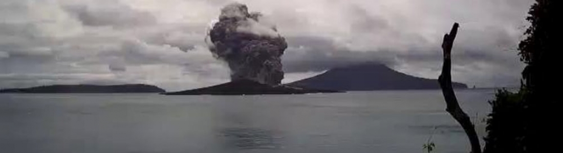 06 Février 2022. FR . Indonésie : Anak Krakatau , Alaska : Pavlof , Hawaii : Kilauea , Equateur : Sangay / Wolf , La Martinique : Montagne Pelée .