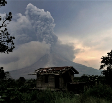 April 12 ,  2018. EN.  Cumbal , Ambae , Shinmoedake , Piton de la Fournaise , Sinabung .