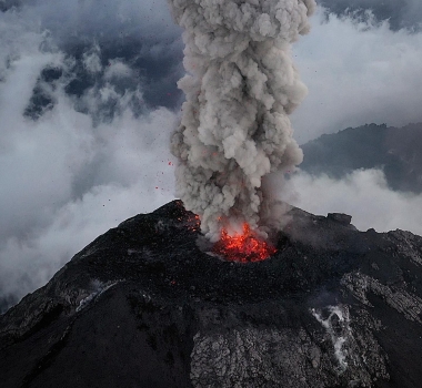 February 10, 2023. EN. Italy : Campi Flegrei , Italy : Vulcano , Guatemala : Fuego , Chile : Tupungatito , Hawaii : Kilauea .