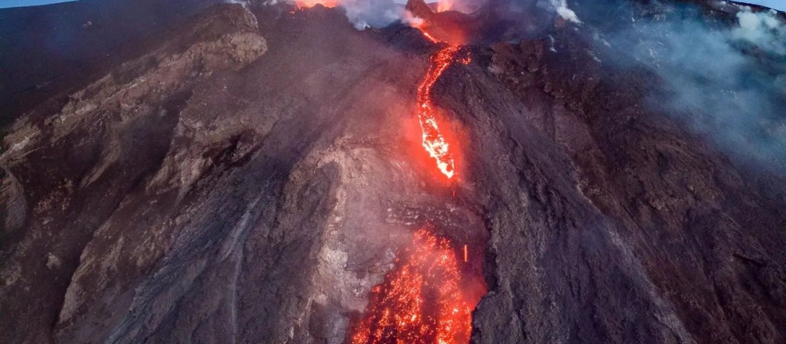 March 01 , 2023. EN. Italy : Stromboli , Colombia : Purace-Los Coconucos Volcanic Range , Indonesia : Papandayan , Alaska : Aniakchak , Ecuador : Sangay .
