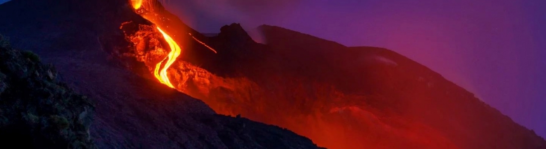 27 Mars 2023. FR. Italie : Stromboli , Indonésie : Merapi , Chili : Villarica , Colombie : Chiles / Cerro Negro , Kamchatka : Sheveluch. 27 Mars 2023. FR. Italie : Stromboli , Indonésie : Merapi , Chili : Villarica , Colombie : Chiles / Cerro Negro , Kamchatka : Sheveluch.
