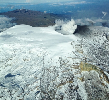02 Avril 2023. FR. Colombie : Nevado del Ruiz , Indonésie : Merapi , Alaska : Aniakchak , Kamchatka : Bezymianny , Guatemala : Fuego .