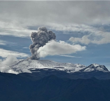 April 30, 2023. EN. Colombia : Nevado del Ruiz , Kamchatka : Sheveluch , Ecuador : Reventador , Chile : Lascar , Guatemala : Santiaguito .