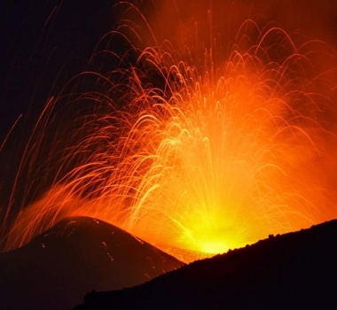 August 24 , 2018. EN.  Italy / Sicily : Etna , Colombia : Nevado Del Ruiz , Guatemala : Fuego , Indonesia : Anak Krakatau .