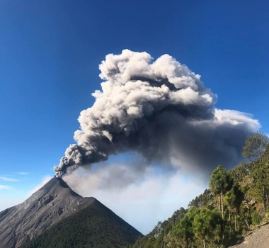29 Novembre 2018. FR.  Colombie : Nevado del Ruiz , Japon : Aira ( Sakurajima) , Guatemala : Fuego , Indonésie : Merapi , Nouvelle Zélande : White Island (Whakaari) .