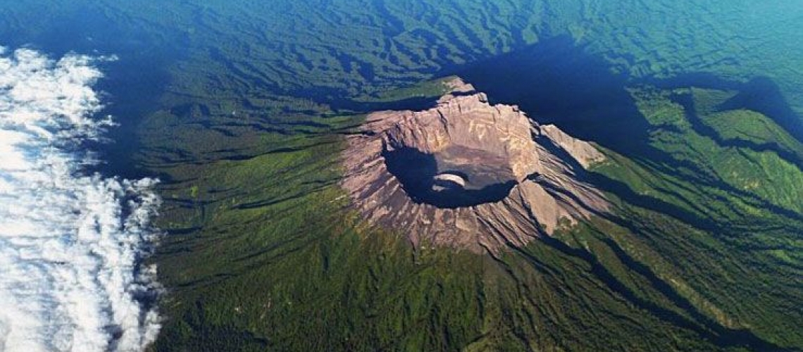 29 Juillet 2022. FR. Japon : Sakurajima , Indonésie : Raung , Equateur / Colombie : Chiles / Cerro Negro , Hawaii : Kilauea , Iles Canaries : La Palma / Tenerife .
