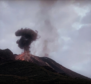 September 24, 2019. EN. Italy : Stromboli , Indonesia : Anak Krakatau , Peru : Ubinas , Peru : Sabancaya , Costa Rica : Poas .