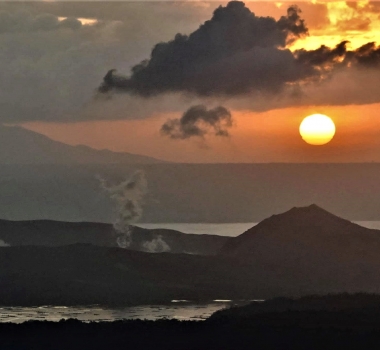 January 23, 2020. EN . Philippines : Taal , Italy / Sicily : Etna , Chile : Nevados of Chillan , Ecuador : Sangay , Mexico : Popocatepetl .