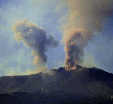 May 09 , 2020. EN. Italy / Sicily : Etna , Kamchatka : Klyuchevskoy , Indonesia : Merapi , Guatemala : Fuego .