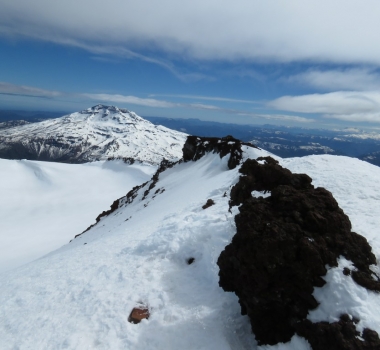 April 23 , 2022. EN. Indonesia : Anak Krakatau , Alaska : Edgecumbe , Chile : Lonquimay , La Martinique : Mount Pelee , Mexico : Popocatepetl .