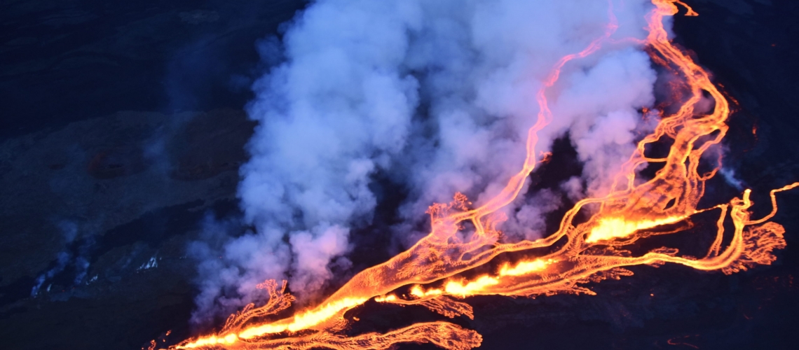 02 Décembre 2022. FR. Hawaii : Mauna Loa , Equateur : Sangay , Colombie : Puracé – Chaîne volcanique de Los Coconucos , Nouvelle Zélande : Lac Taupo , Etats-Unis : Yellowstone .