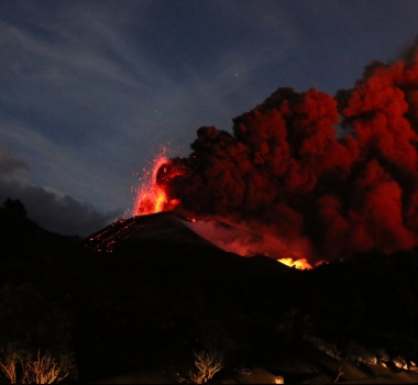 November 18, 2021. EN. Italy / Sicily : Etna , Spain / La Palma :  Cumbre Vieja , Ecuador / Galapagos : Fernandina , Japan : Fukutoku Okanoba , La Réunion : Piton de la Fournaise , Philippines : Taal .
