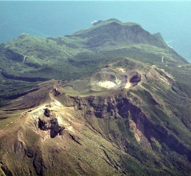 October 24 , 2018.  EN. Iceland : Bárðarbunga , Japan : Kuchinoerabu-jima , Colombia : Nevado del Ruiz , La Réunion : Piton de la Fournaise , Indonesia : Sangeang Api .