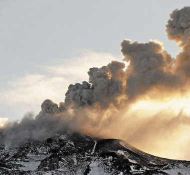 08 Novembre 2018 . FR. Chili : Planchon Peteroa , Chili : Nevados de Chillan , Sicile : Etna , Indonésie : Merapi .
