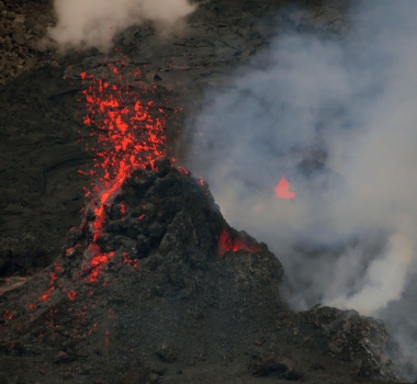 March 11, 2022. EN . Alaska : Semisopochnoi , Indonesia : Ibu , Hawaii : Kilauea , Guatemala : Santiaguito / Fuego , Philippines : Taal .