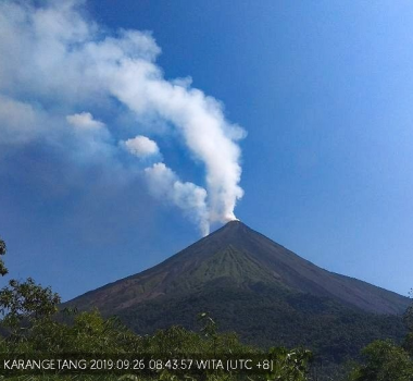 September 27, 2019. EN. Hawaii : Mauna Loa , Italy : Stromboli , Alaska : Shishaldin , Indonesia : Karangetang , Italy / Sicily : Etna .
